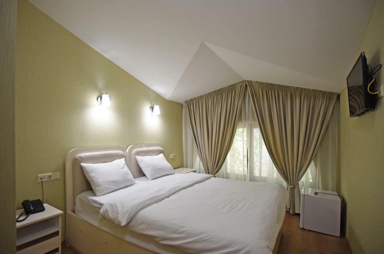 Sama Grand Hotel Tiflis Exterior foto
