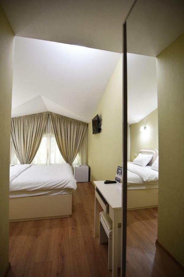 Sama Grand Hotel Tiflis Exterior foto