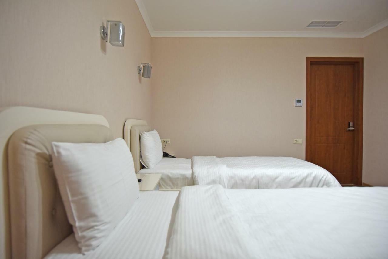 Sama Grand Hotel Tiflis Exterior foto