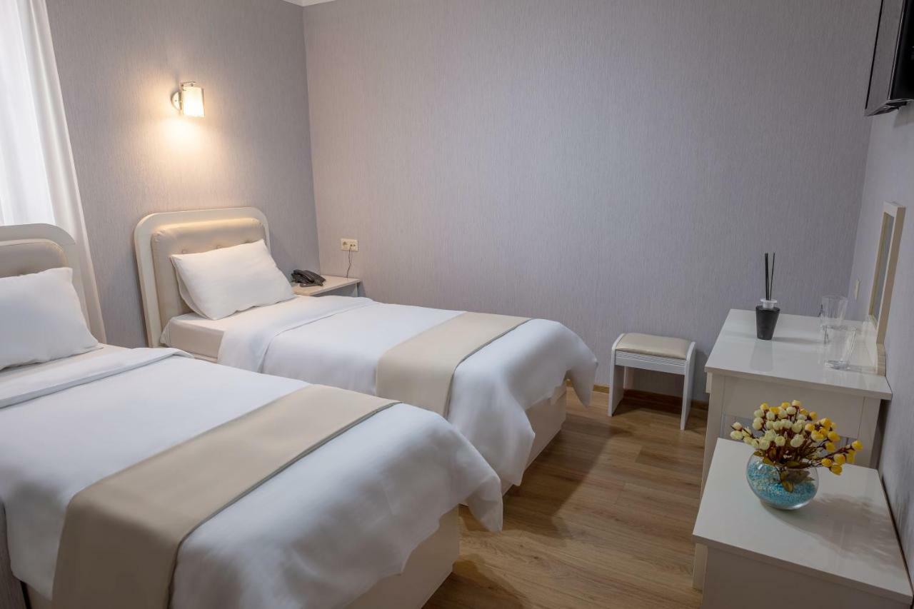 Sama Grand Hotel Tiflis Exterior foto