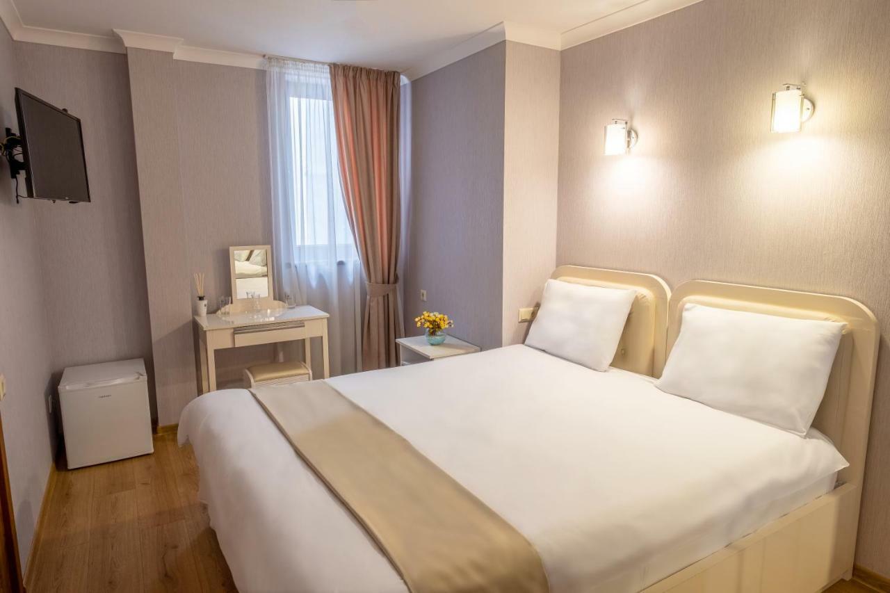 Sama Grand Hotel Tiflis Exterior foto